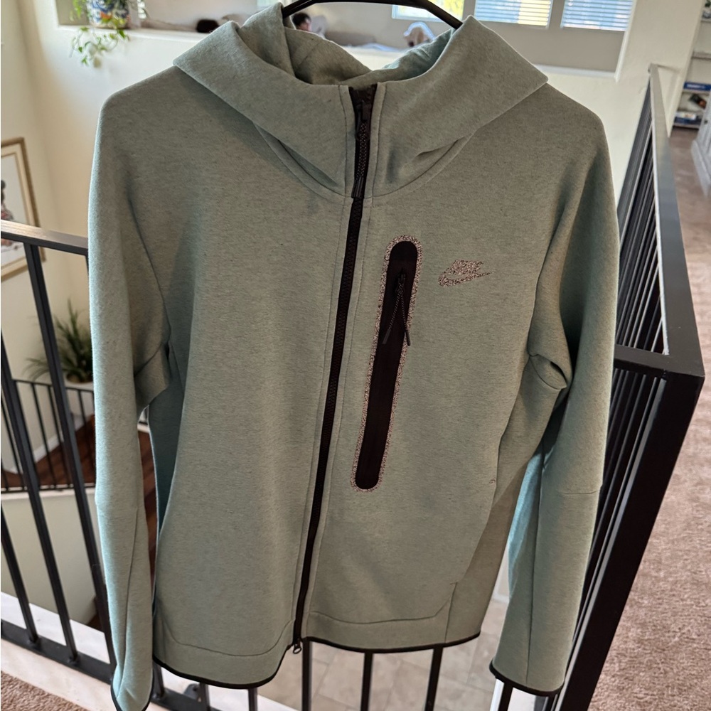 NWT Mens Nike Tech Jacket Sz S